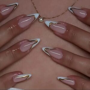 24 Pcs Elegant Gold and White Nails BUY ONE GET ONE FREE